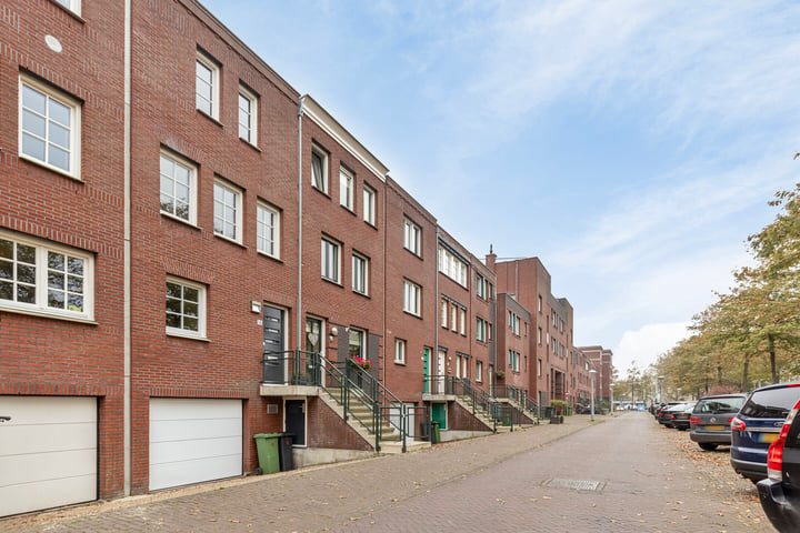 View photo 6 of Dom H. van der Laanstraat 18