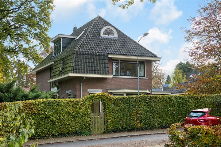 View photo 2 of van Dedemweg 19