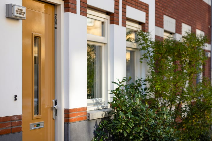 Bekijk foto 4 van Raephorststraat 42