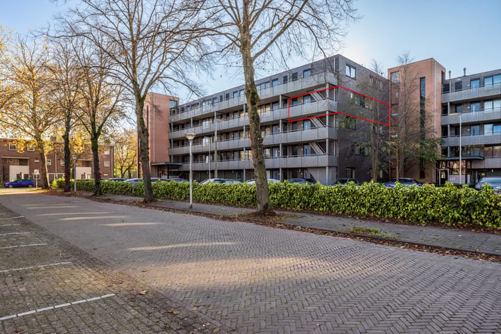 Photo 2 of Leeghwaterstraat 252