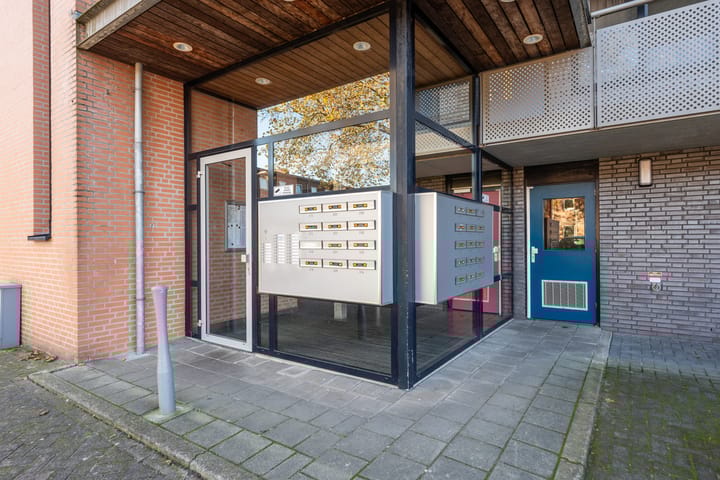 Photo 5 of Leeghwaterstraat 252