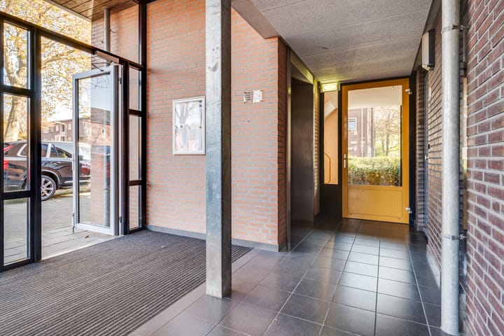 Photo 7 of Leeghwaterstraat 252