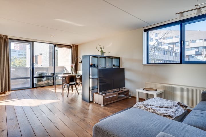 Photo 17 of Leeghwaterstraat 252