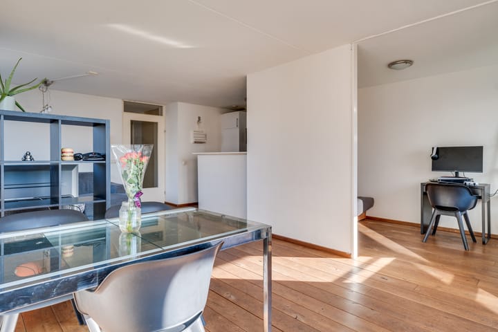 Photo 19 of Leeghwaterstraat 252