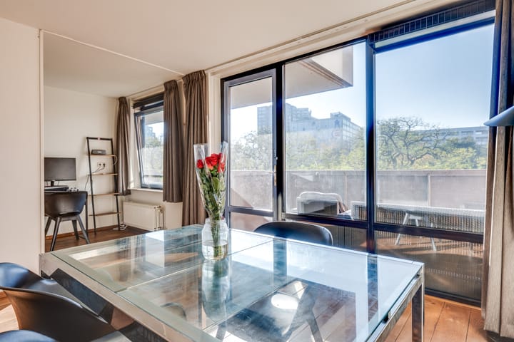 Photo 20 of Leeghwaterstraat 252