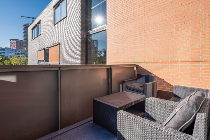 Photo 22 of Leeghwaterstraat 252