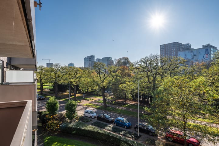 Photo 24 of Leeghwaterstraat 252