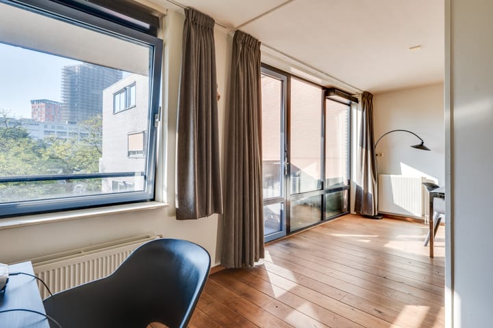 Photo 26 of Leeghwaterstraat 252