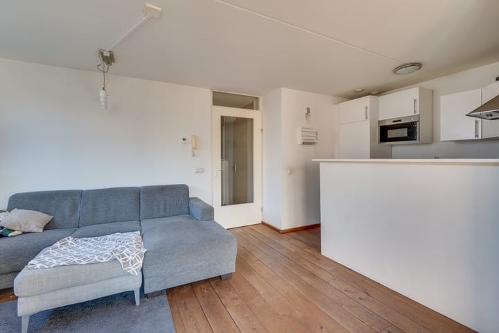 Photo 27 of Leeghwaterstraat 252