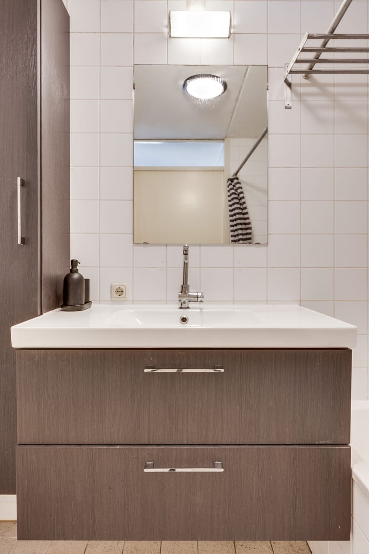 Photo 34 of Leeghwaterstraat 252