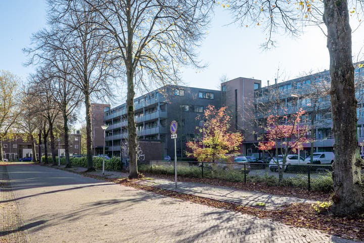 Photo 36 of Leeghwaterstraat 252