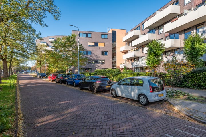 Photo 37 of Leeghwaterstraat 252