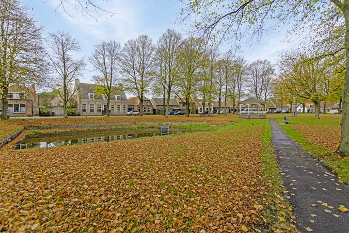 Bekijk foto 42 van Dorpsplein 18