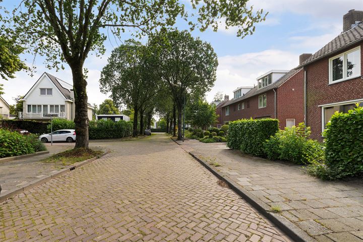 Bekijk foto 38 van Mr. van Sonstraat 11