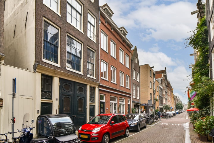 View photo 16 of Bloemstraat 31-B