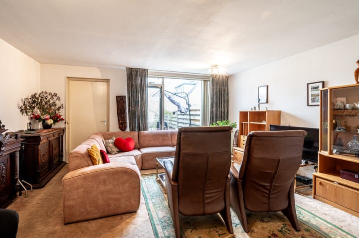 Photo 8 of Kamperfoeliestraat 3