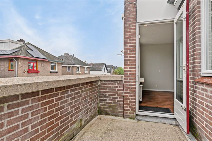 Bekijk foto 3 van Kometenstraat 12