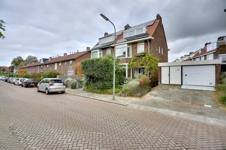 Bekijk foto 1 van Coornhertstraat 5