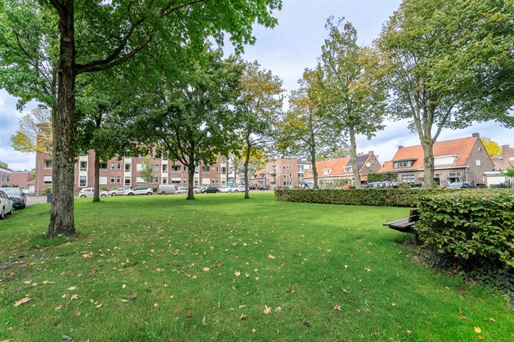 View photo 33 of Van Oldenbarneveltstraat 7