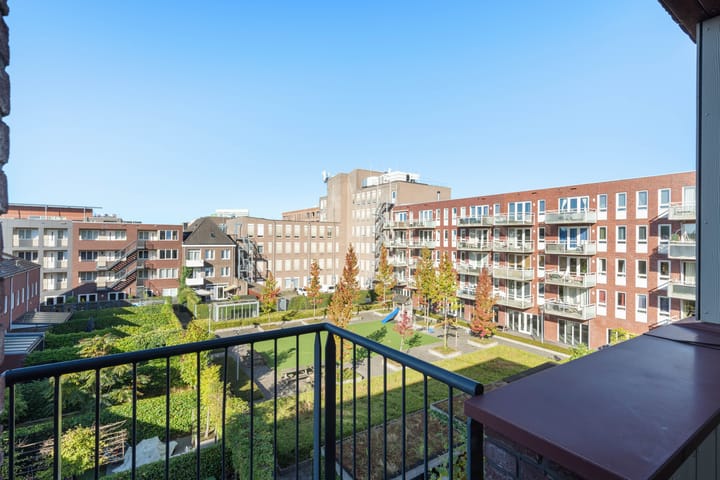 Foto 26 van Menno van Coehoornstraat 33