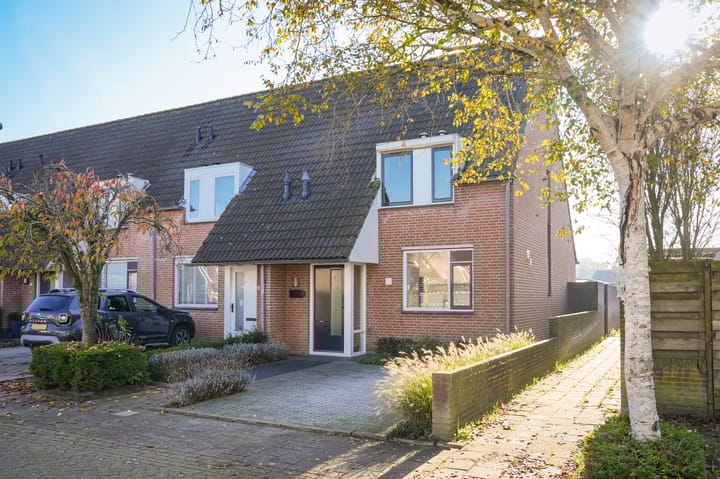 Foto 1 van Marga Klompéstraat 115