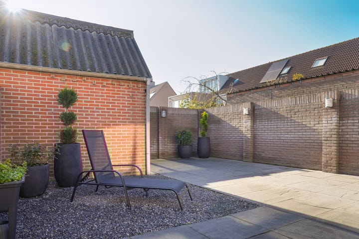 Foto 26 van Marga Klompéstraat 115