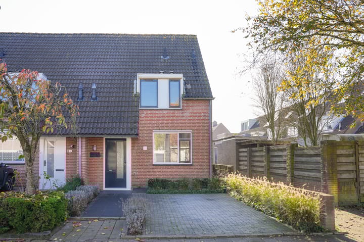 Foto 31 van Marga Klompéstraat 115