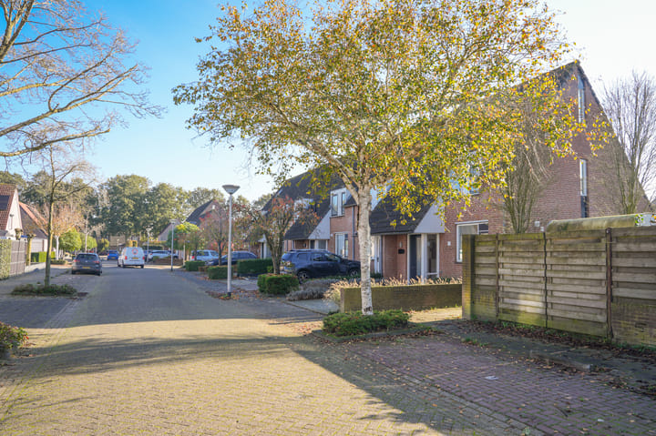 Foto 32 van Marga Klompéstraat 115