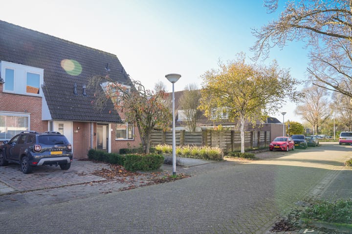 Foto 33 van Marga Klompéstraat 115