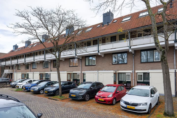 Photo 24 of Els van Roodenstraat 37