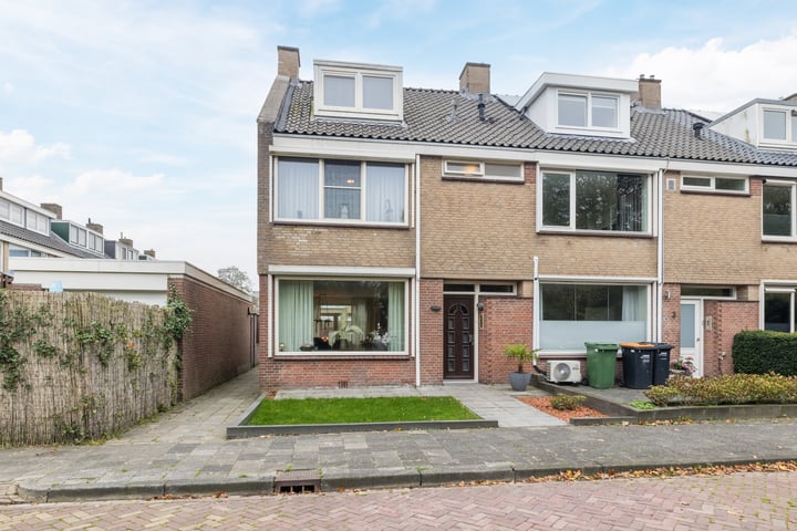 Bekijk foto 35 van Ruysdaelstraat 1