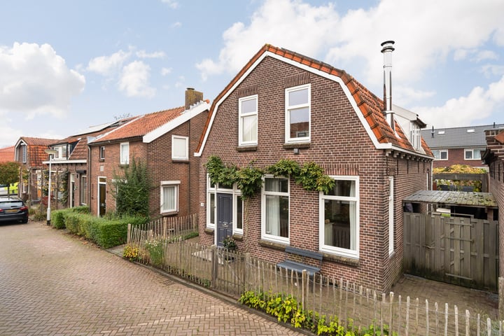 View photo 60 of Wilhelmina Geevestraat 18