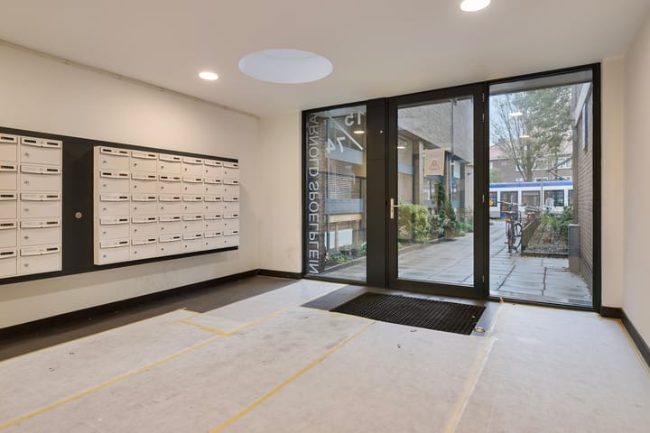 Foto 19 van Arnold Spoelplein 56