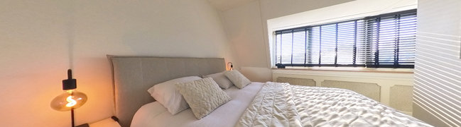 Bekijk 360° foto van Slaapkamer van Marga Klompéstraat 115