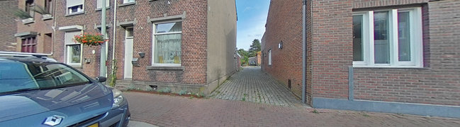 Bekijk 360° foto van Voorgevel van Ambyerstraat Noord 145