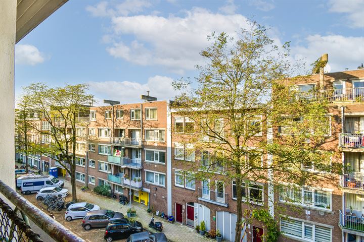 View photo 12 of Blasiusstraat 142-3