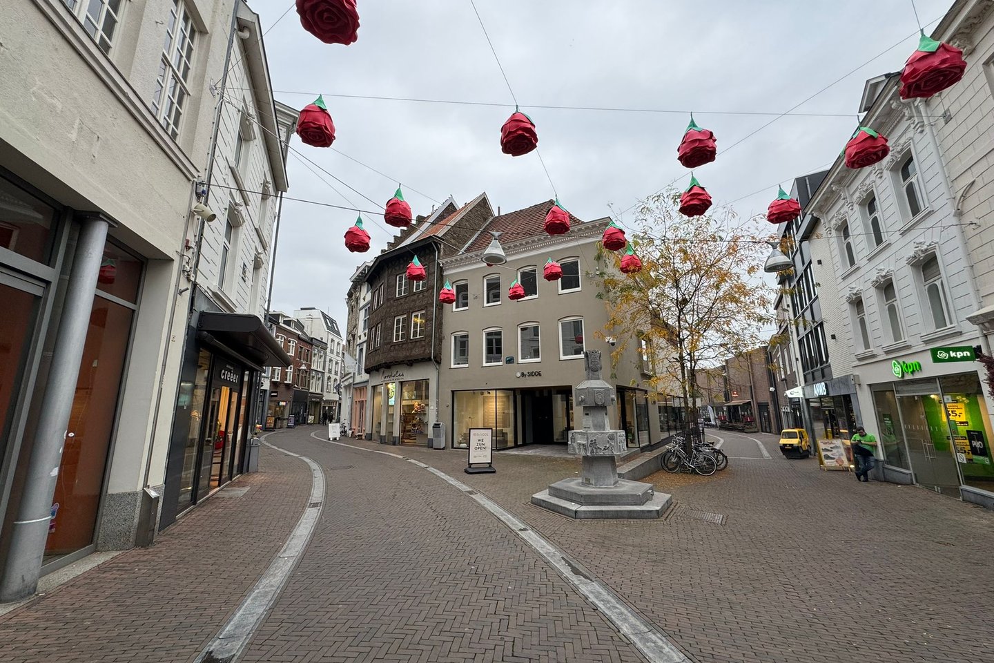 Bekijk foto 3 van Limbrichterstraat 25