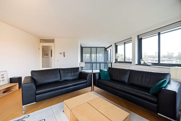 Foto 21 van Spyridon Louisweg 135