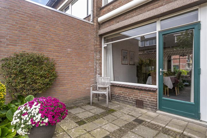 View photo 18 of Veldekestraat 25