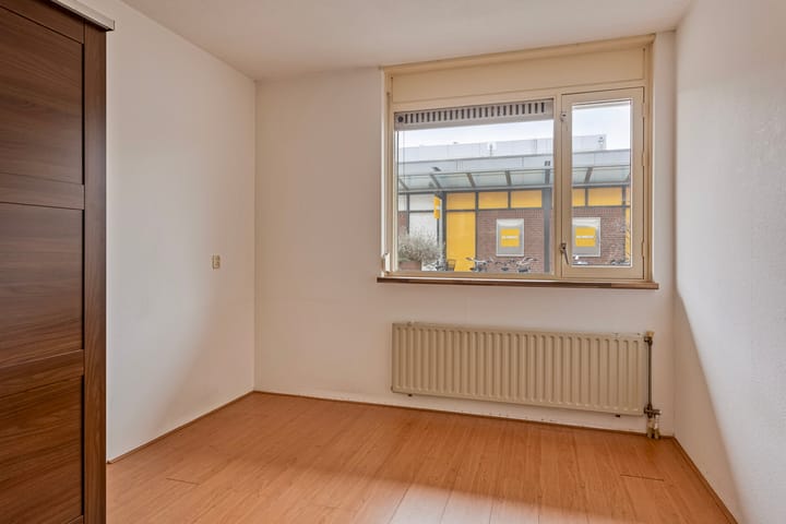 Foto 15 van Oostburgwal 93