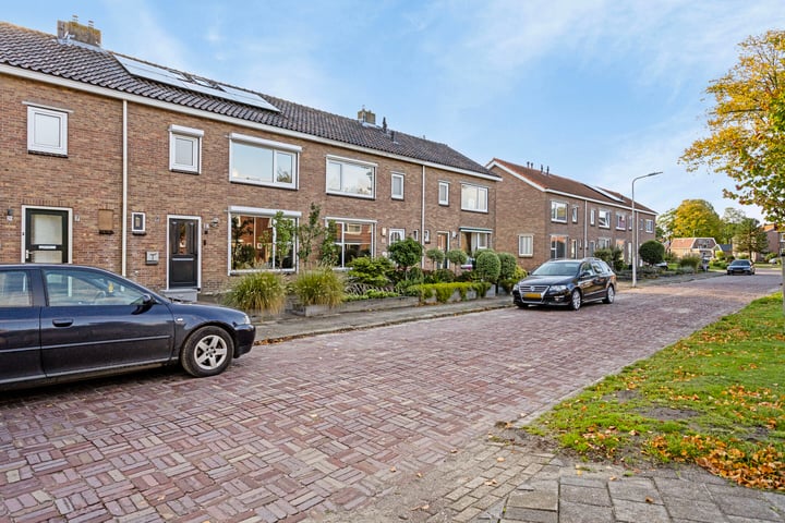 Bekijk foto 31 van Heemstrastraat 18