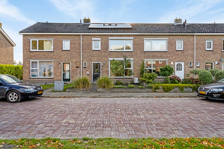 Bekijk foto 32 van Heemstrastraat 18