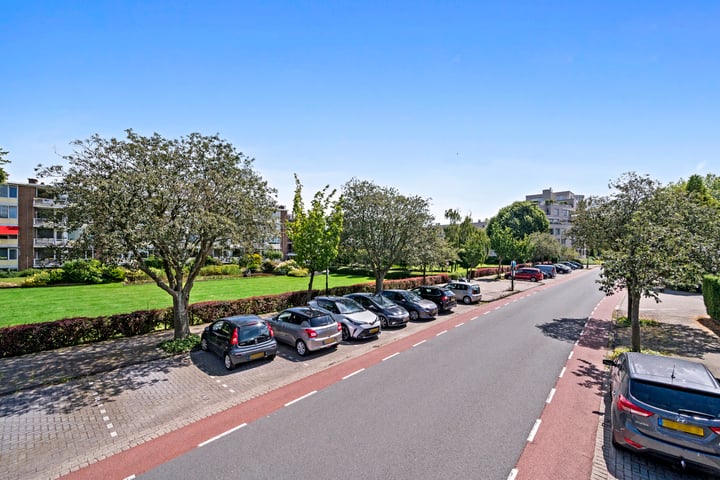 View photo 35 of Prins Hendrikplein 74