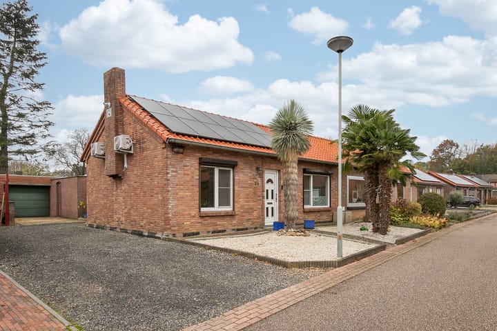 Foto 1 van Brederodestraat 28