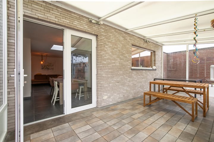 Foto 15 van Brederodestraat 28