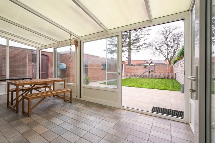 Foto 16 van Brederodestraat 28