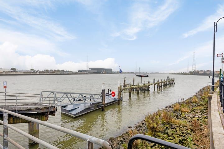 Foto 46 van Kerkplein 13