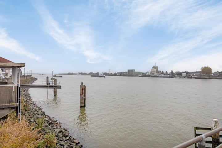 Foto 3 van Kerkplein 13