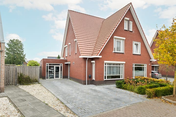 Foto 1 van Carmen 24