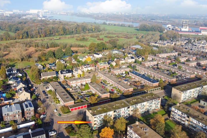 Foto 4 van Van Anrooystraat 475